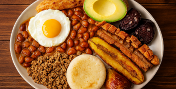 La bandeja paisa: símbolo de identidad y orgullo gastronómico colombiano