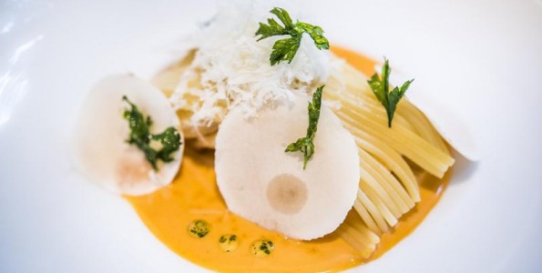 Spaghetti con reducción de langostinos y champiñón