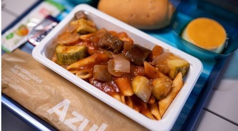 La gastronomía de Ariza despega: menús de autor en vuelos internacionales para promover la diversidad nacional