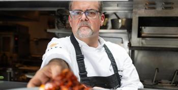 Gastronomía solidaria frente a la emergencia: Harry Sasson y World Central Kitchen asisten a damnificados por inundaciones en Córdoba