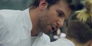Bradley Cooper en la cocina