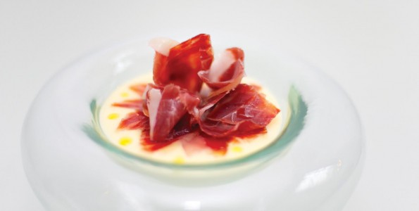 Crema de raíces con jamón ibérico